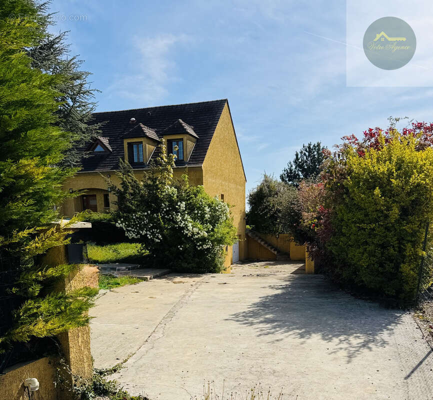 Maison à EGREVILLE