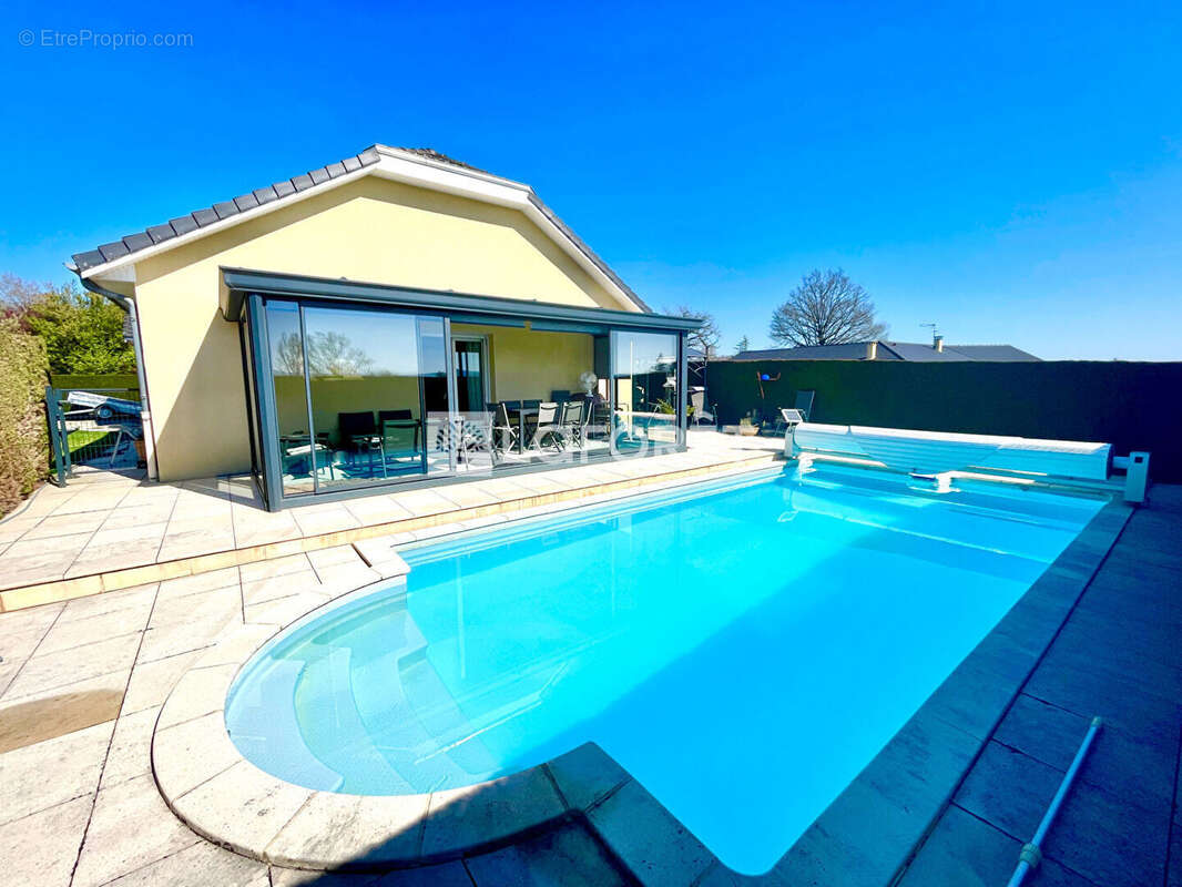 Maison à LANUEJOULS