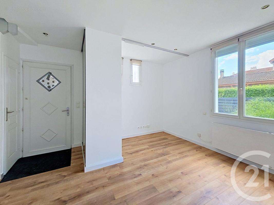Maison 71 m² à Orly  - photo 6