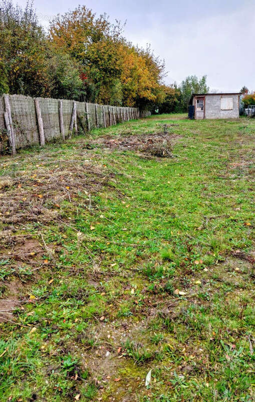 Terrain à ALLONNES