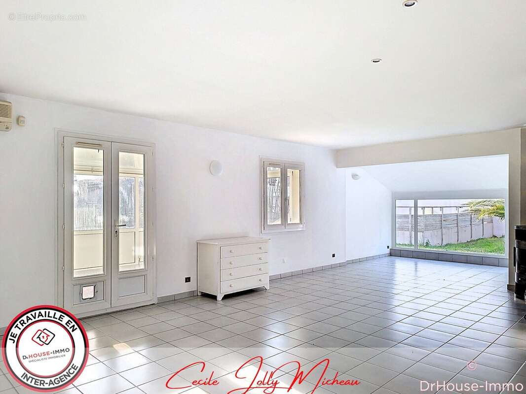 Maison à SAINT-GENES-DE-BLAYE