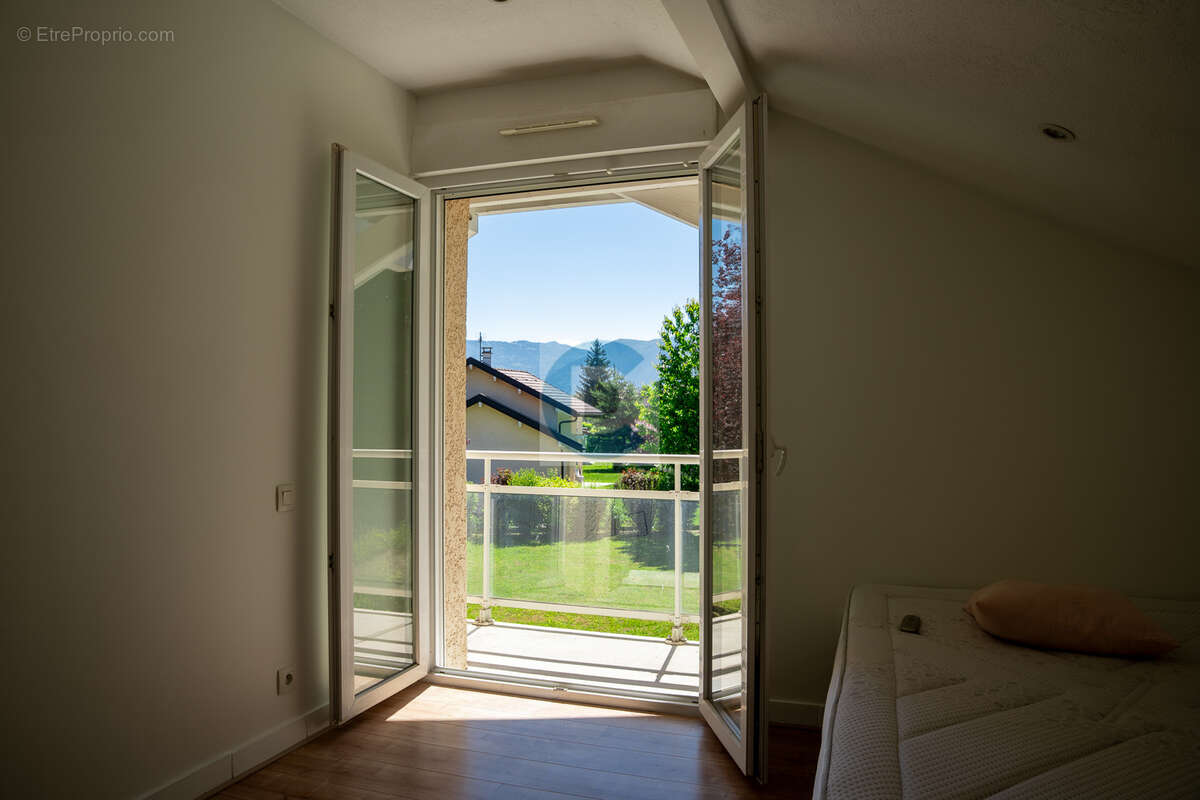 Maison à MARIGNIER