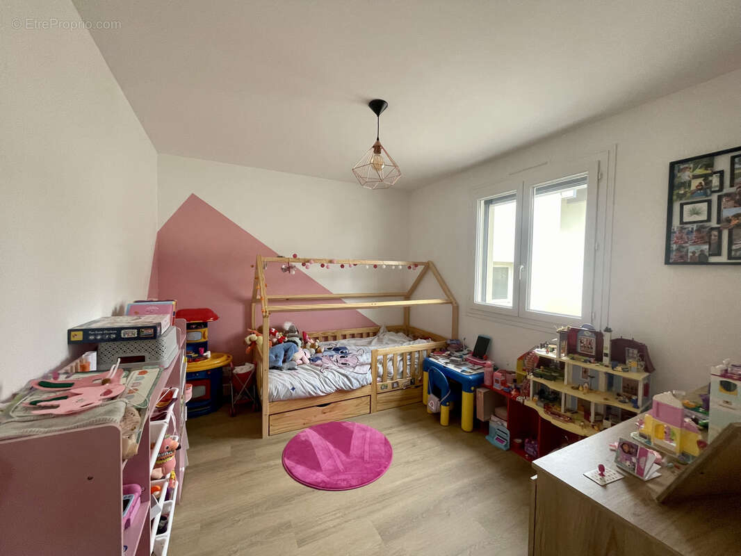 Maison à VILLECOMTAL-SUR-ARROS