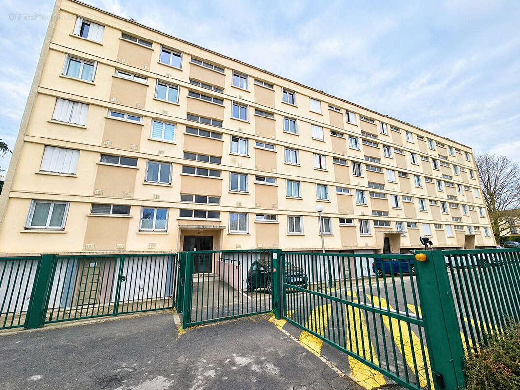 Appartement à LE PLESSIS-TREVISE