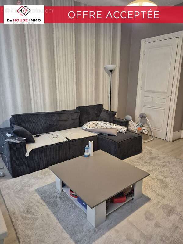 Appartement à LE CHAMBON-FEUGEROLLES