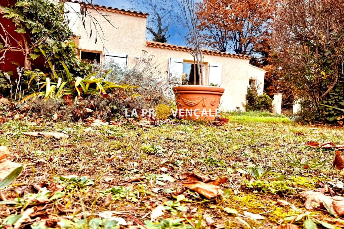 Maison à POURRIERES