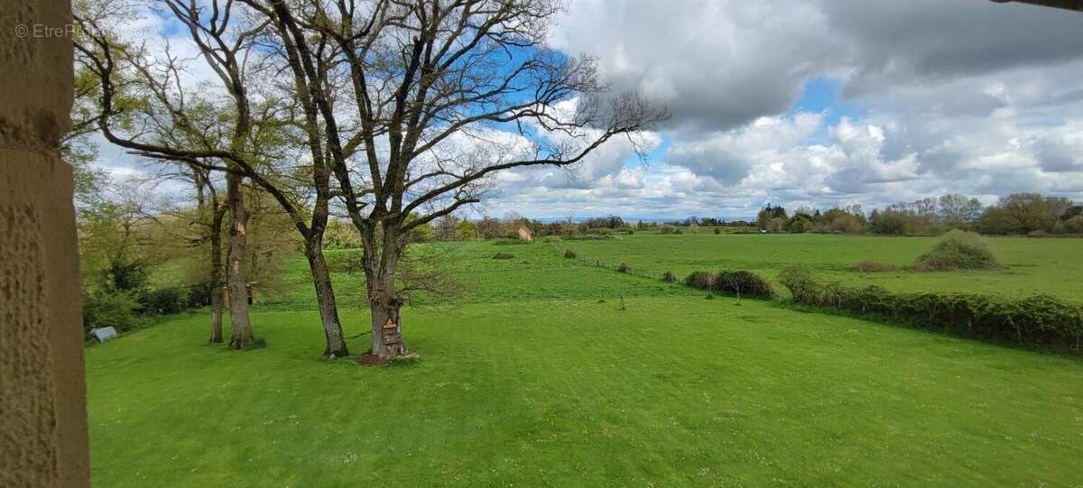 Maison à VAUREILLES