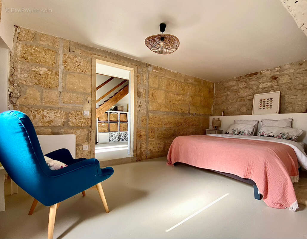 Maison à SAINT-EMILION
