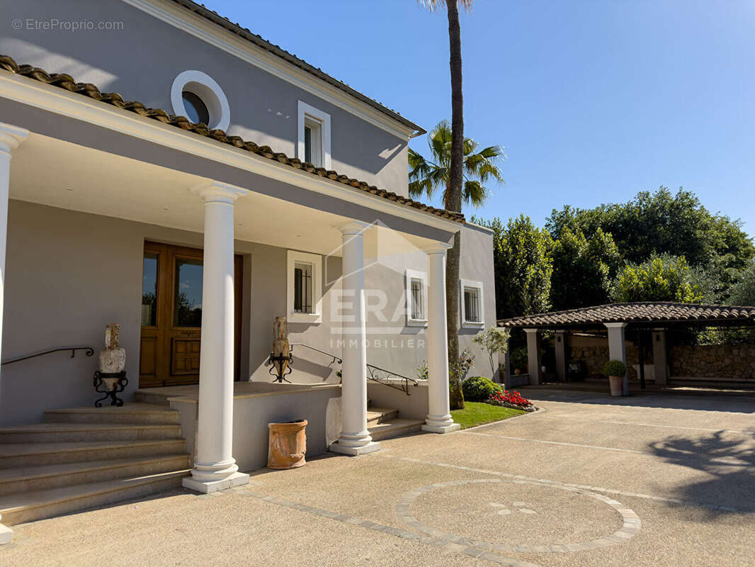 Maison à MOUGINS