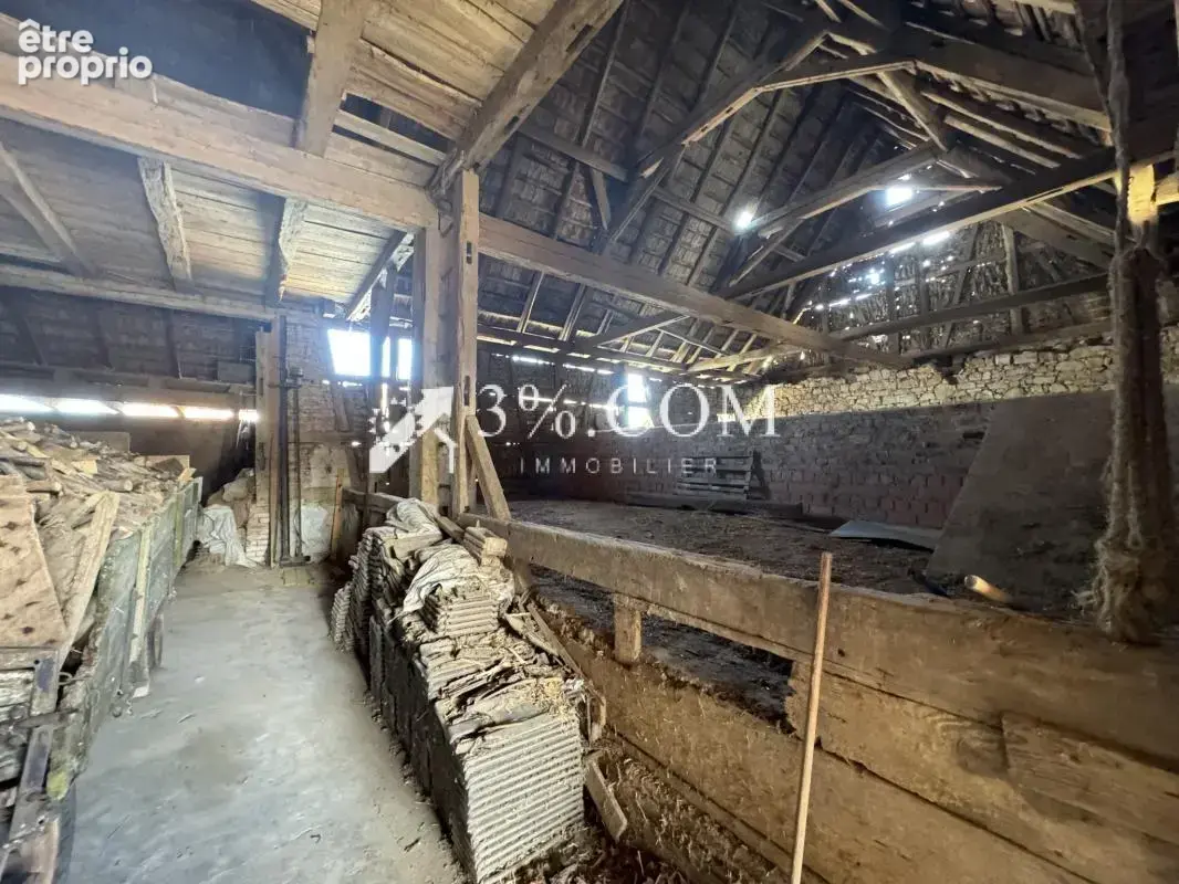 3%COM Grand corps de ferme avec 400m2 de dépendance et jardi - photo 14