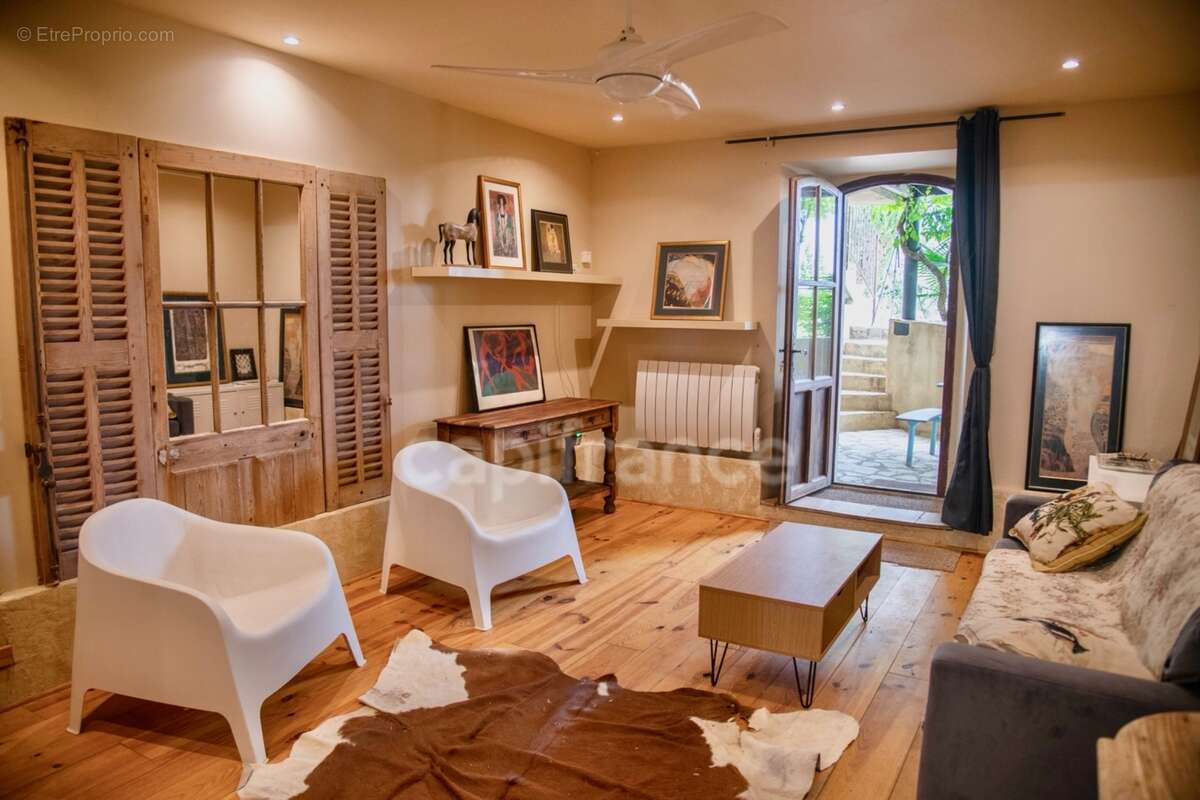 Entre Uzès et La Roque-sur-Cèze, Éden Provençal : Mas du XVIIIe & Son Domaine Privé sur 3,3 hectares - photo 16