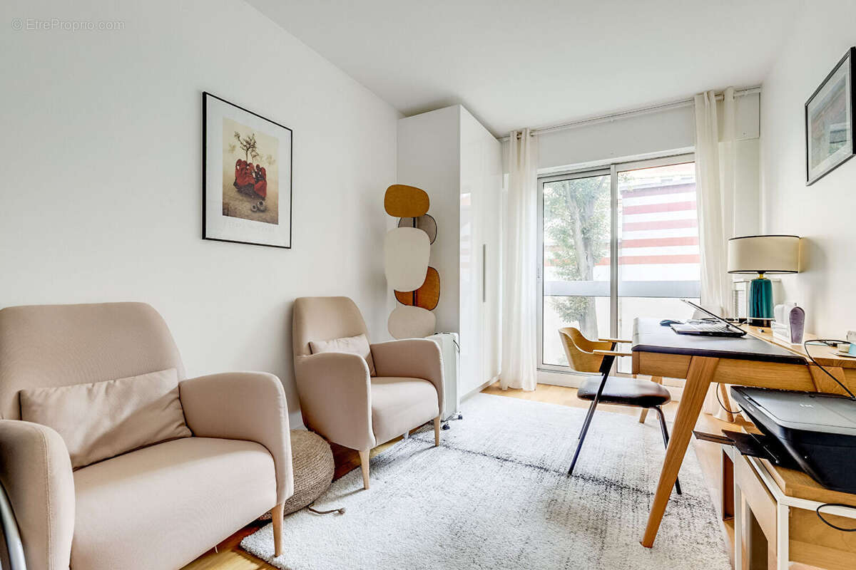 Appartement à PARIS-14E