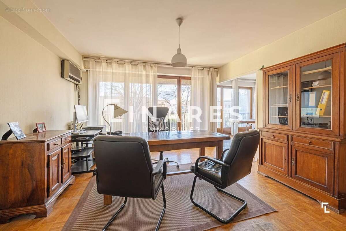 PRADO SUD - Appartement T3/4 de 83m² - Terrasse -13008 Rond Point Prado - photo 2