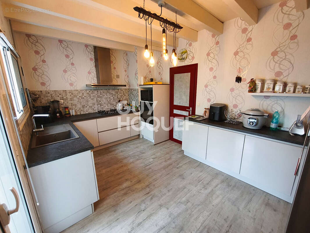 Maison 145 m2, 3 chambres, garage et piscine - photo 5