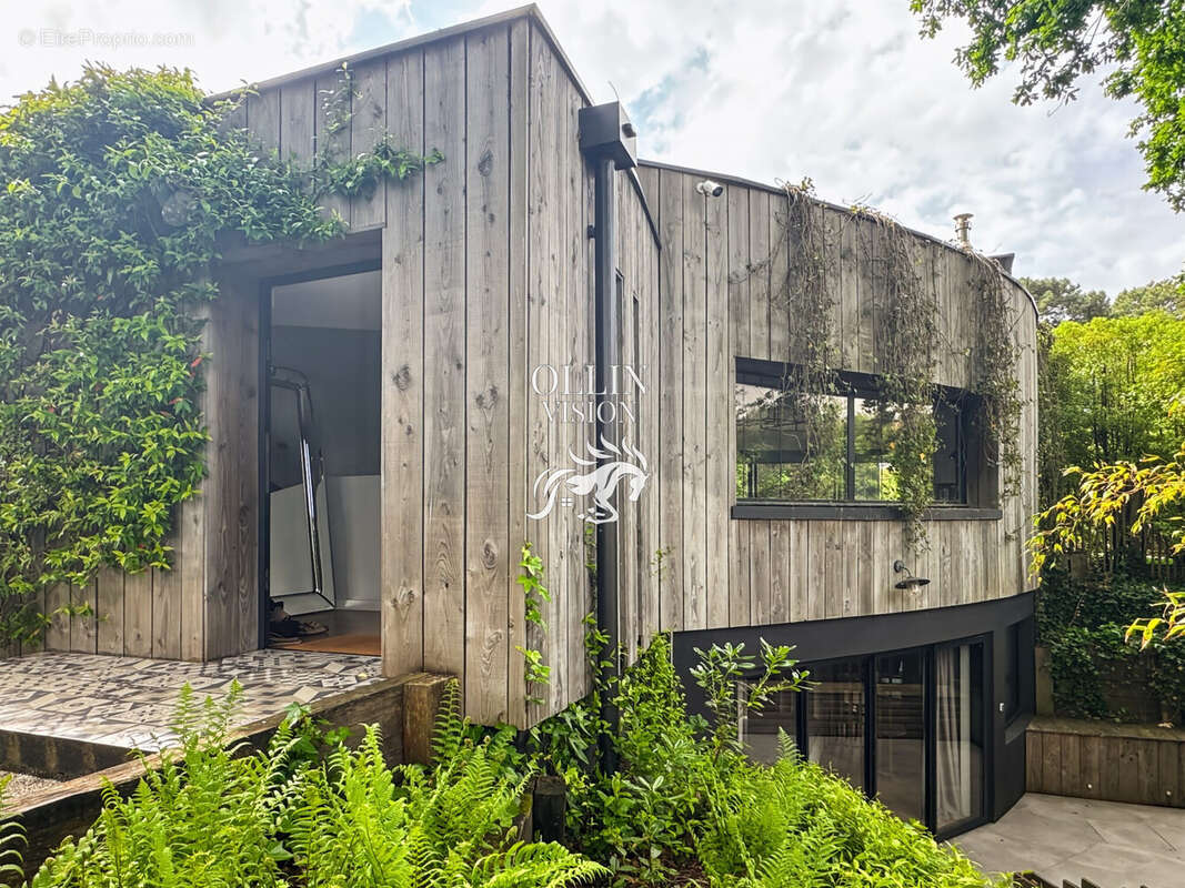 Maison à LE BOUSCAT