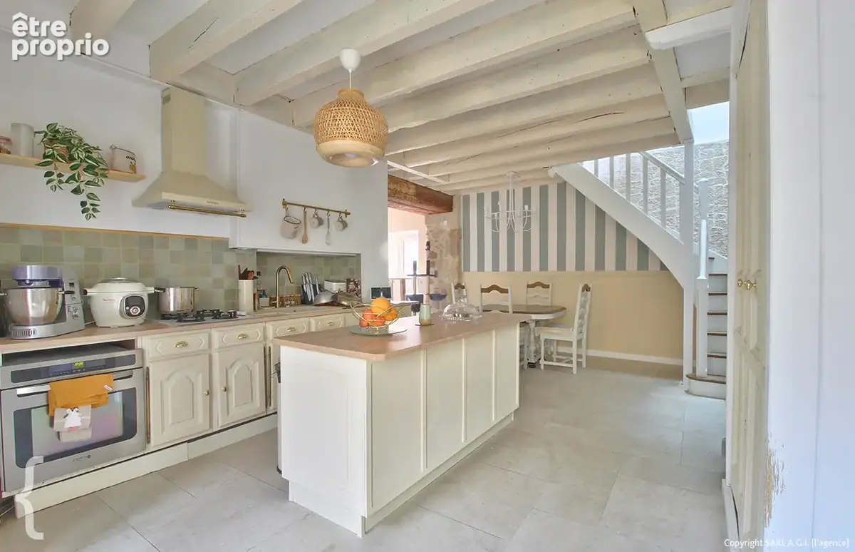 Appartement 4 pièces 120 m² · à Vic-le-Comte · 120 m² · 224 900 €
