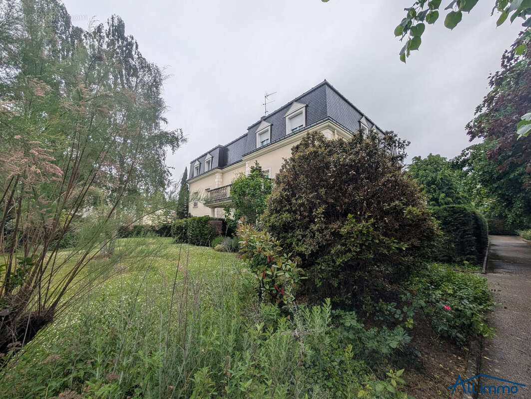 Appartement à SAINT-MAUR-DES-FOSSES