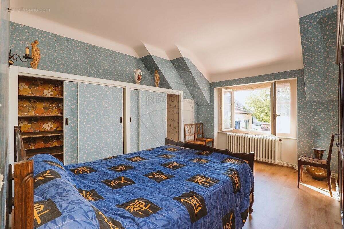 Maison à BELLENAVES