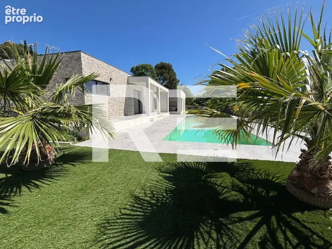 Maison architecte 230m2 sur nimes aec terrain de 2118m2 - photo 2