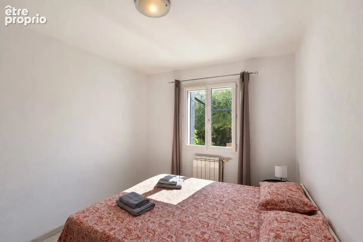 Saint-Paul-en-Forêt – Villa 140 m², 4 chambres, piscine chauffée et garage - photo 9