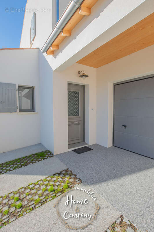 Maison à VAUX-SUR-MER