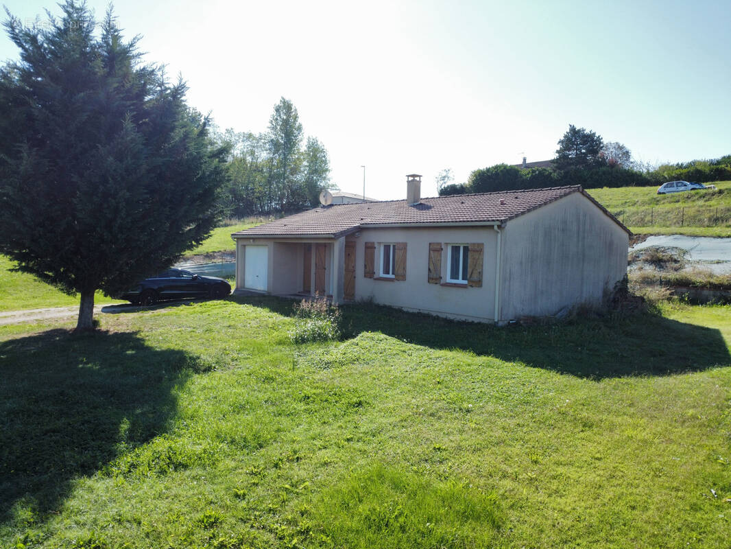 Maison à LIZAC