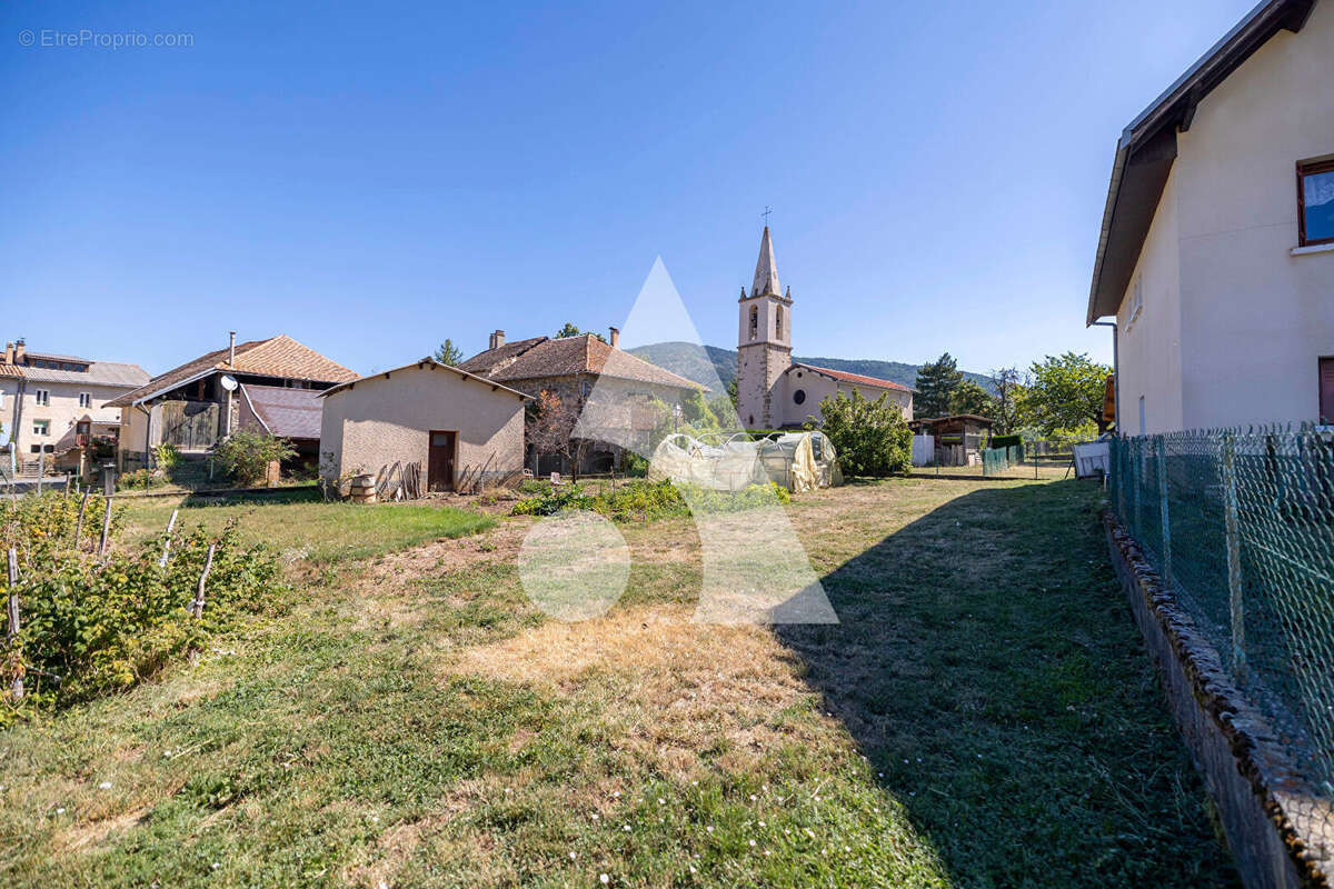 Maison à BELLAFFAIRE