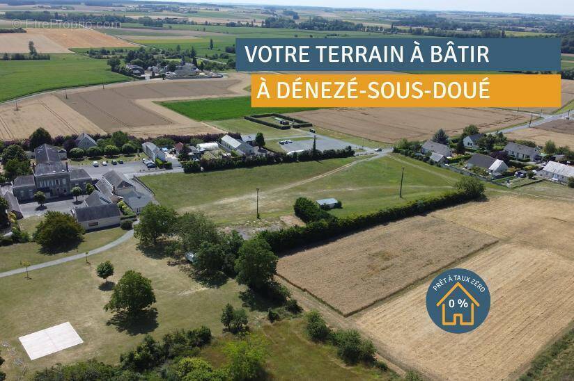 Terrain à DENEZE-SOUS-DOUE