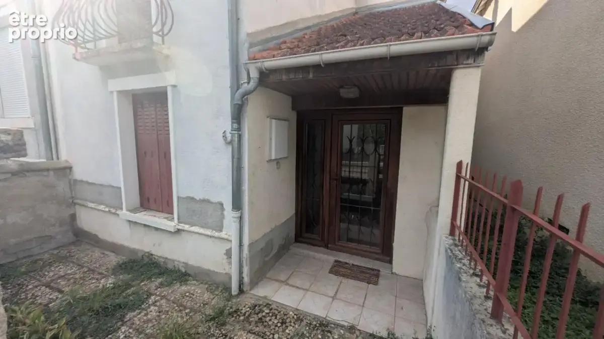 Petite maison près du centre à rénover avec jardin - photo 2