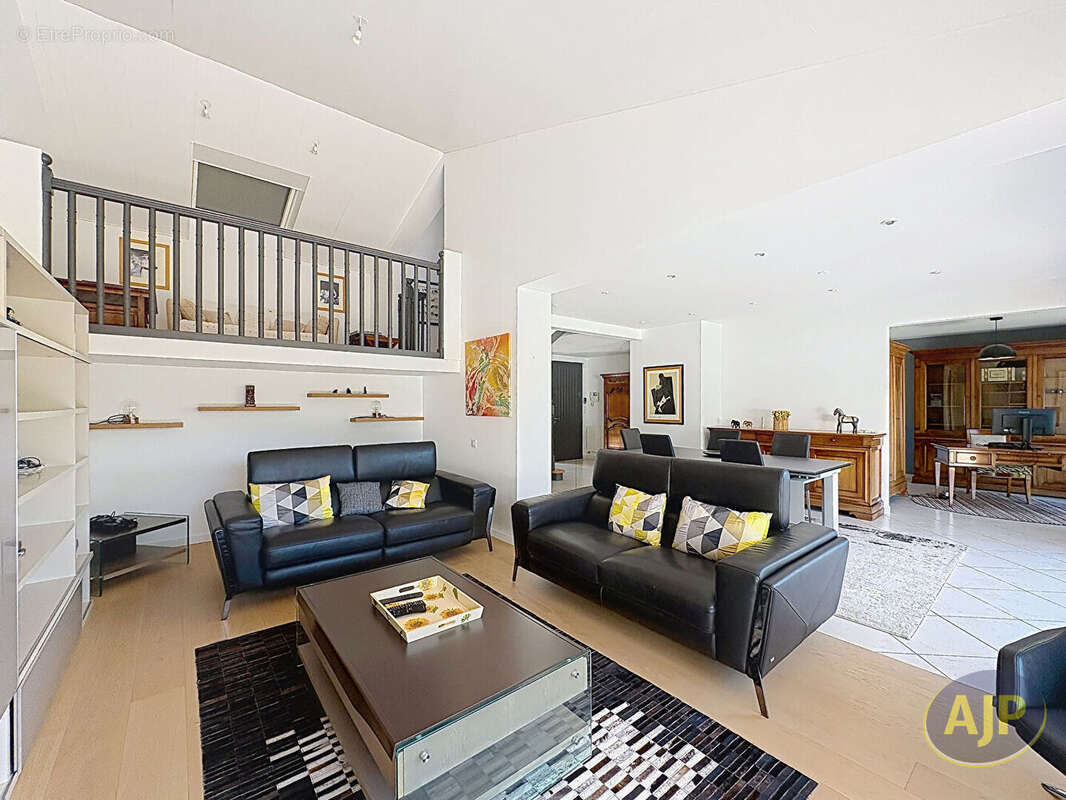 Maison Challans 205 m² avec piscine - photo 3