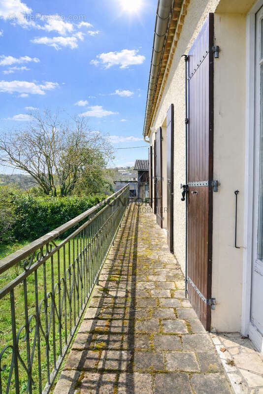 Maison 4 chambres avec jardin et dépendance - photo 10