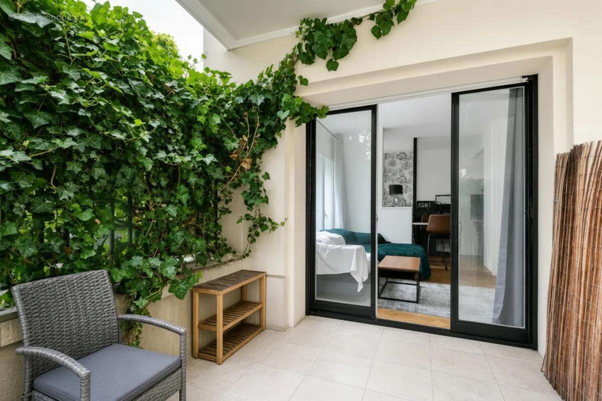 Studio rez-de-chaussée avec terrasse à Neuilly - photo 7