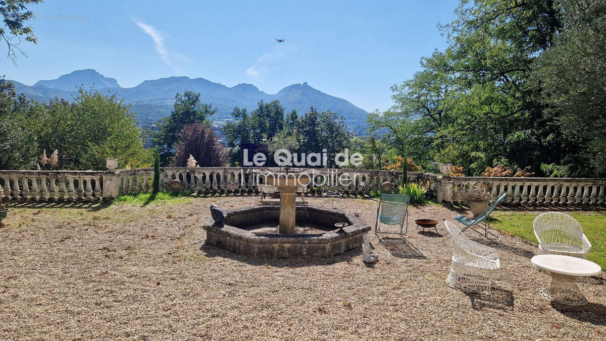 Maison 253 m² à Chambery  - photo 3