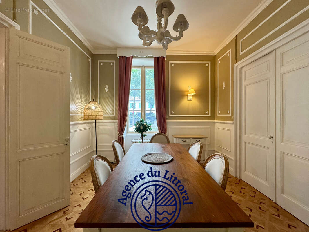 Maison à CORME-ROYAL