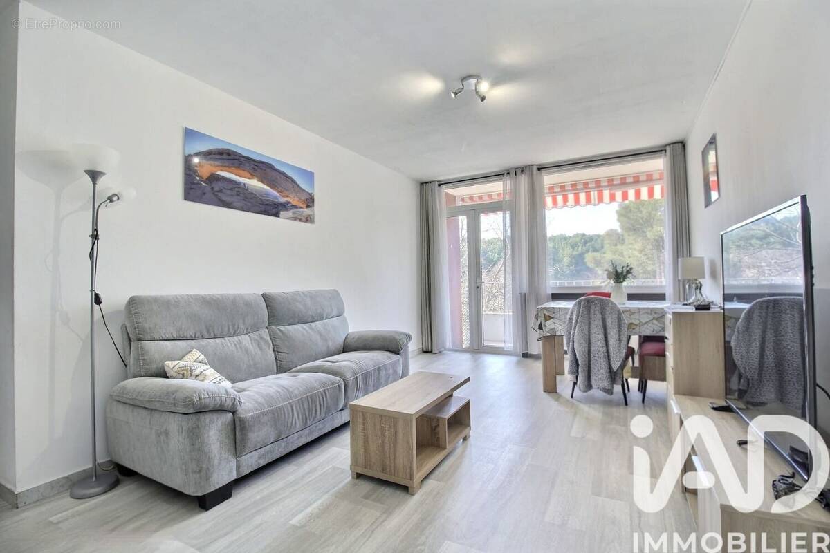 Photo 1 - Appartement à MARSEILLE-9E