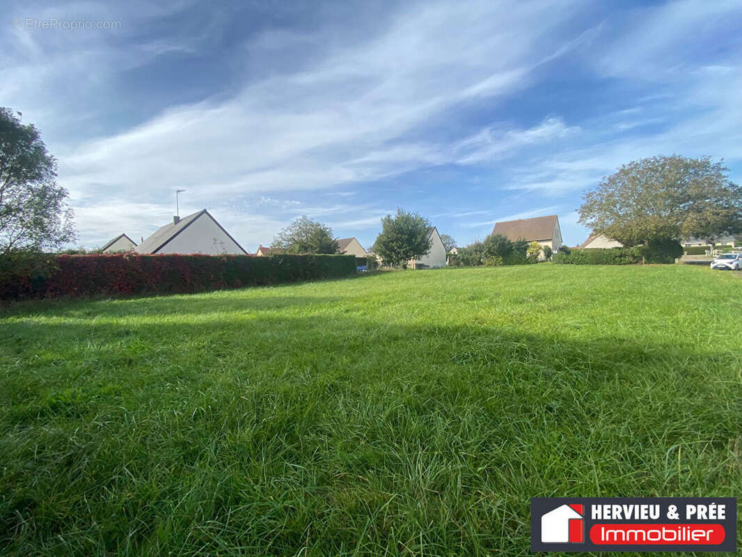 Terrain 716 M2 hors lotissement constructible à Ver Sur Mer - photo 2