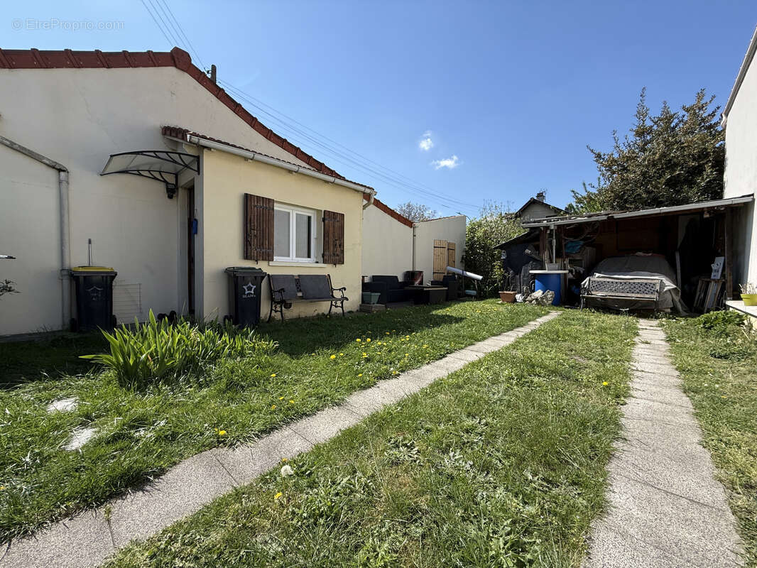 Maison à LE BLANC-MESNIL