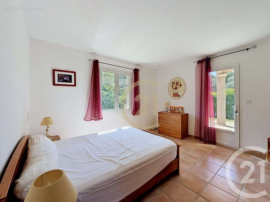 Maison 87 m² à Aramon  - photo 8