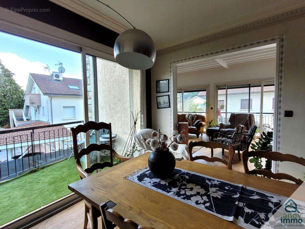 Commerce à SASSENAGE