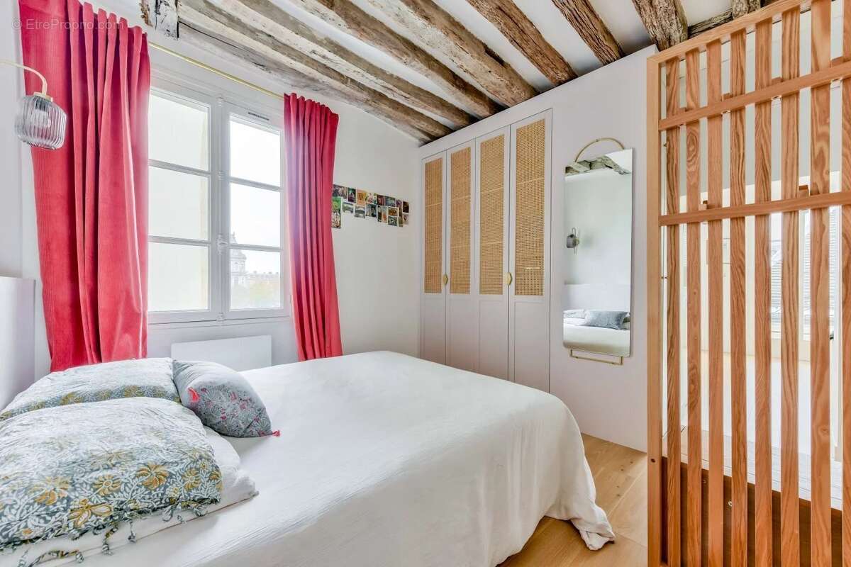 Appartement à PARIS-4E