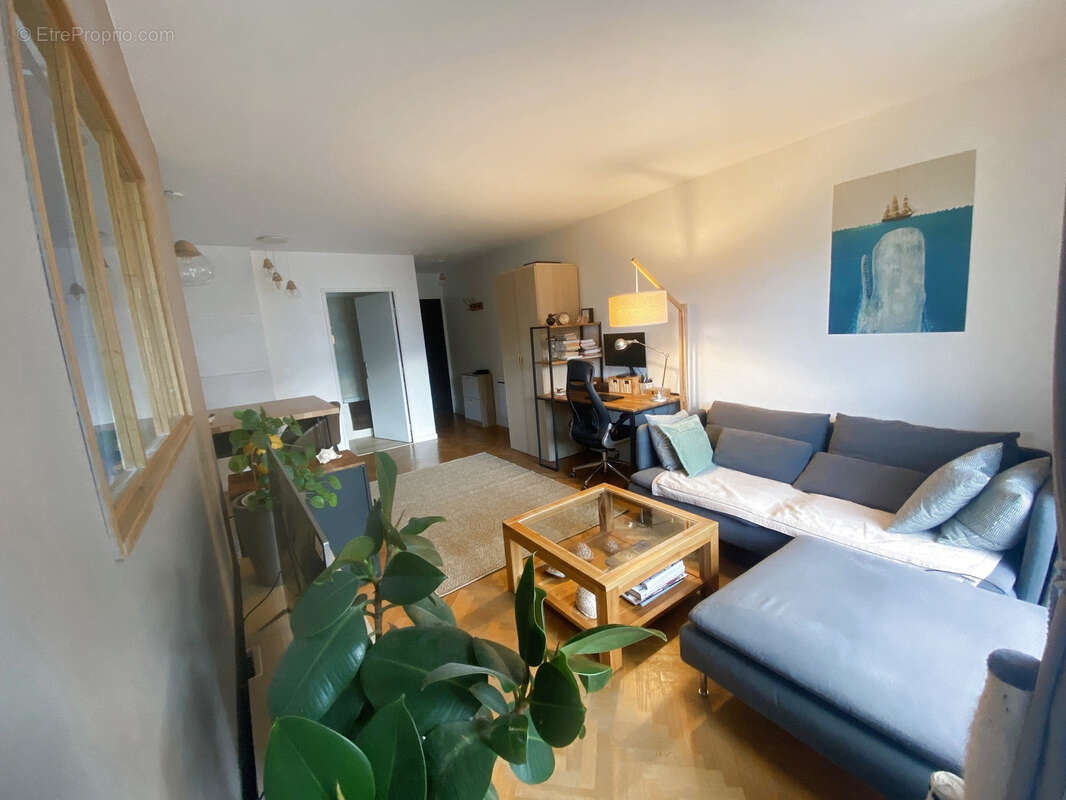 Appartement à COURBEVOIE