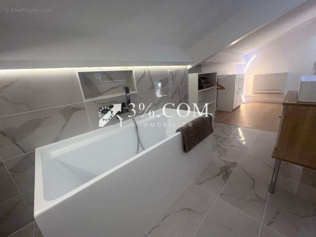 Appartement à GRIMAUD