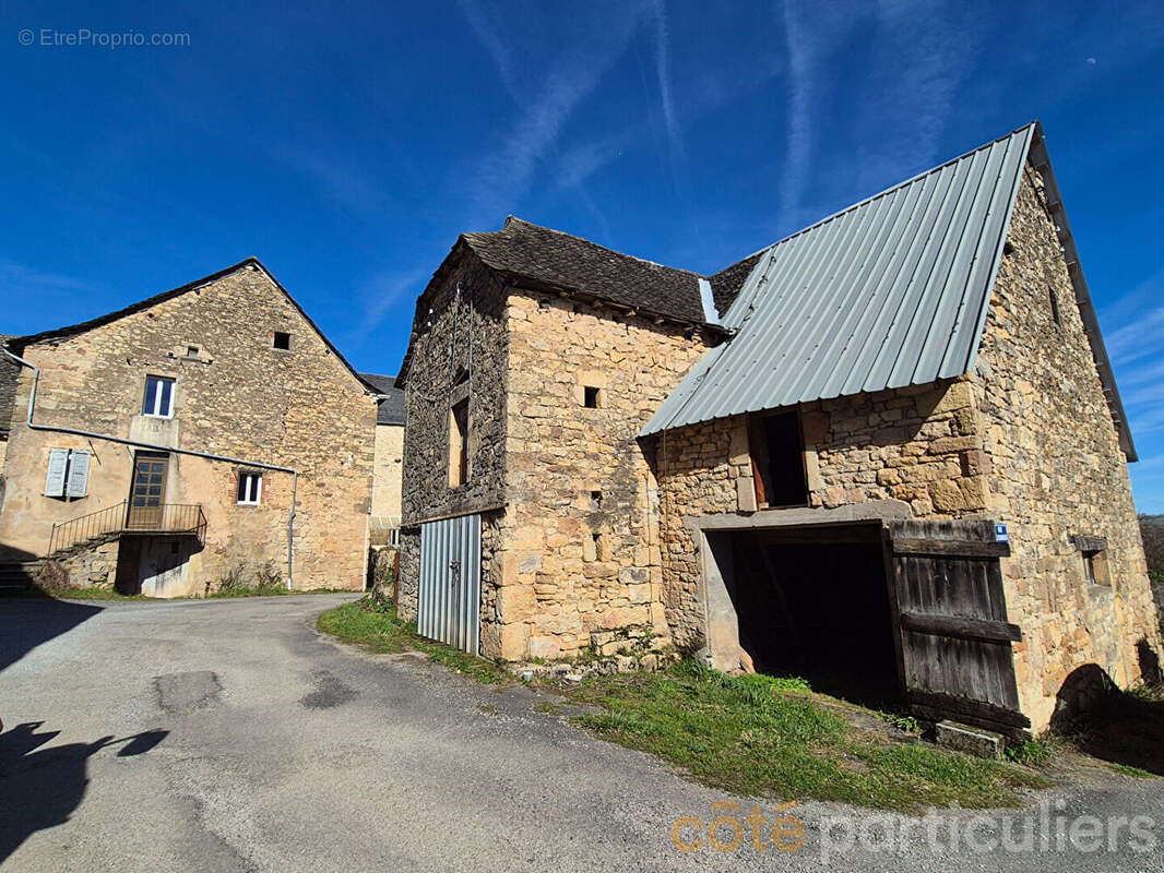 Maison avec dépendances à rénover - photo 4