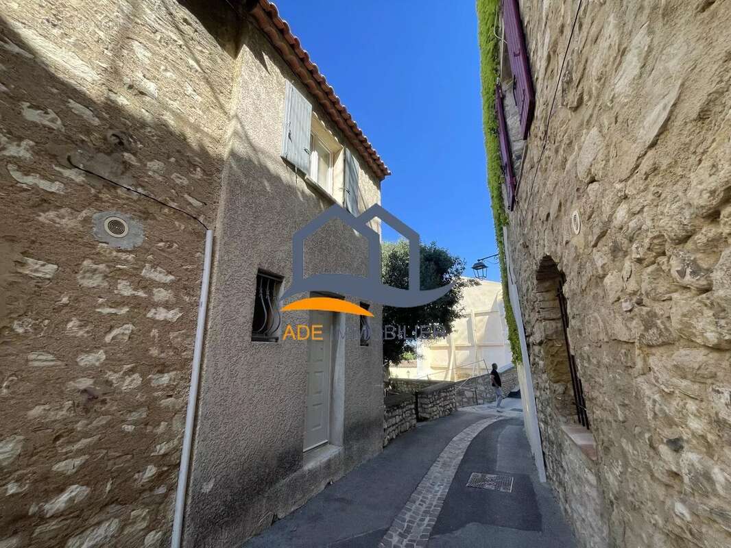 Appartement à EGUILLES