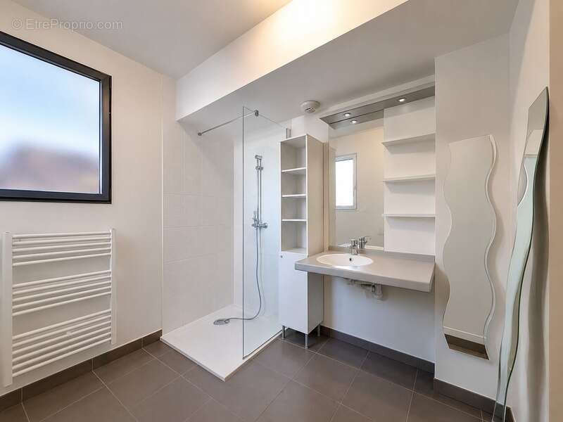 Maison à vendre maison contemporaine 6 pièces SAINT BERTHEVIN (53) - photo 8