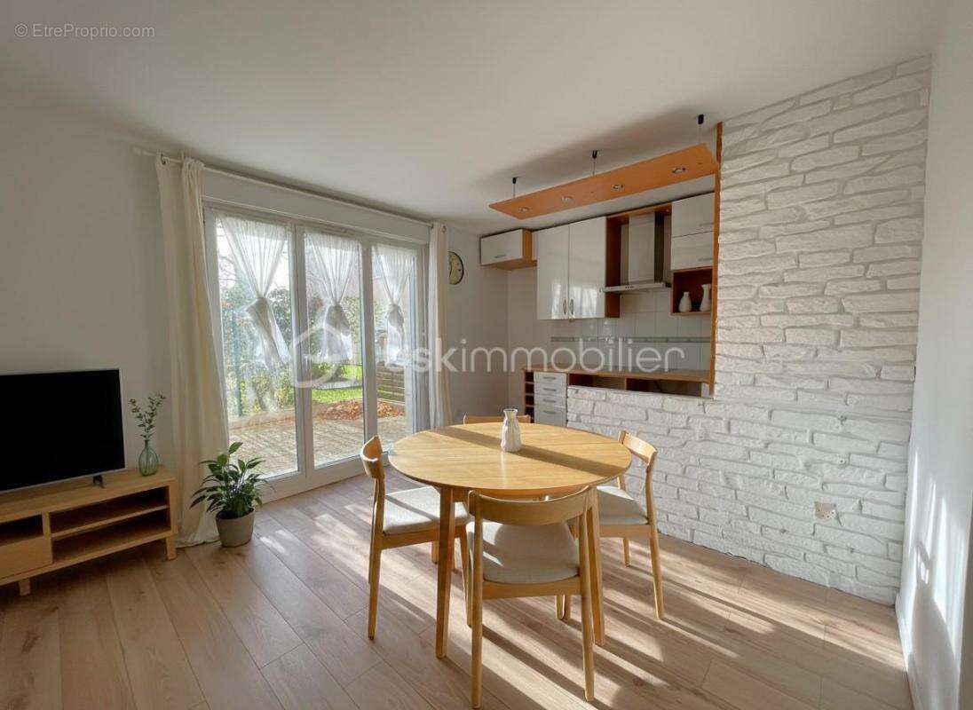 Appartement à VILLEPREUX