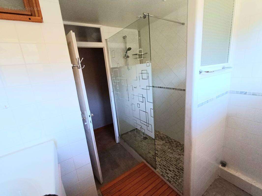 Appartement À Vendre - 80m² - Saint-Pierre d'Entremont - photo 6