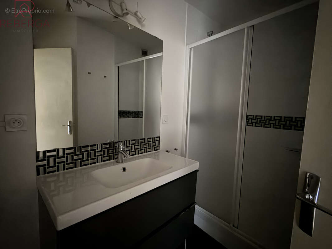 Appartement T3 en centre-ville de Mazamet - photo 9
