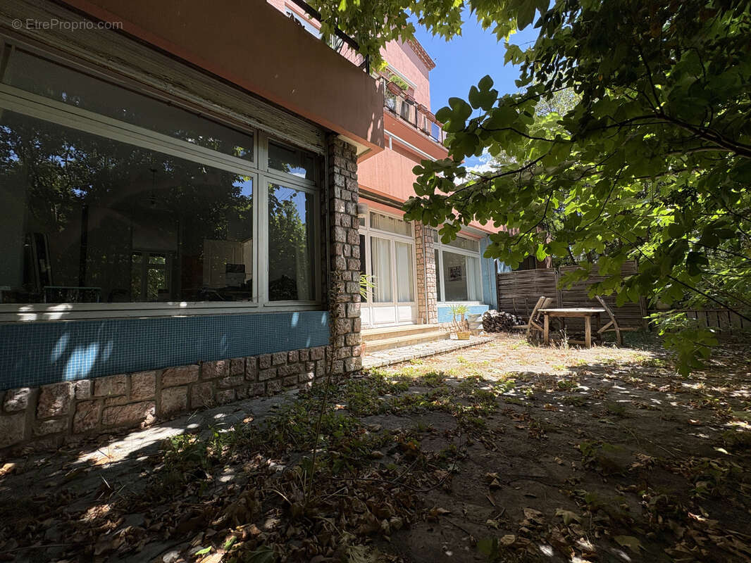 Montpellier Arceaux. Appartement bourgeois avec jardin privatif, terrasses & parking.. - photo 2