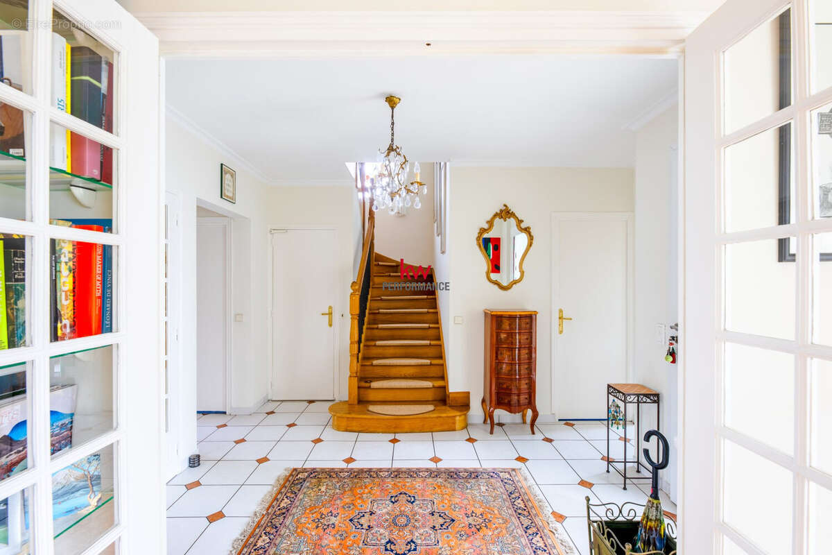 Maison 172 m² à Eaubonne  - photo 8